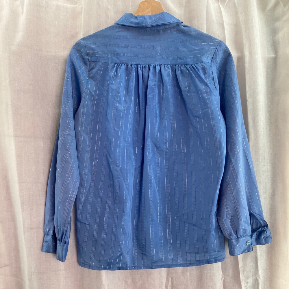 Tea Leaves Of California Vintage Blue Button-Up Long Sleeve Lightweight Blouse View 2